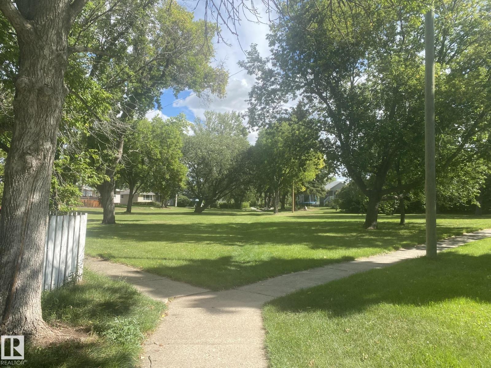 Photo 1 of 5 Ross Dr, Fort Saskatchewan AB