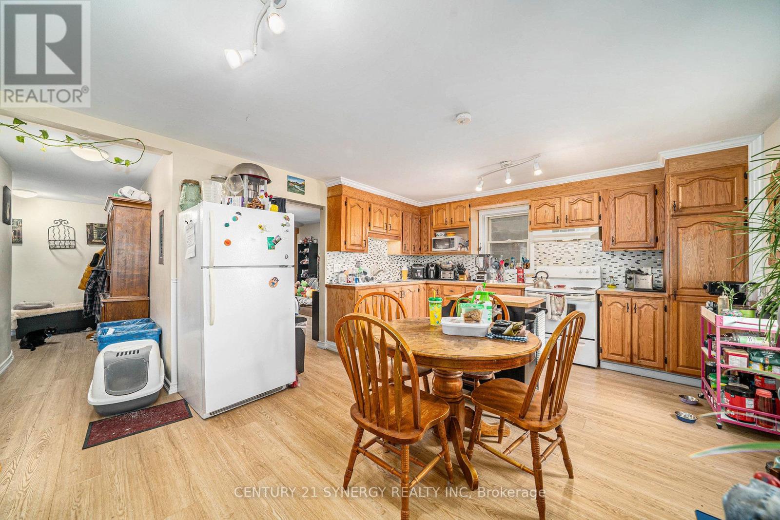 Photo 27 of 117 Montreal Road, Cornwall ON