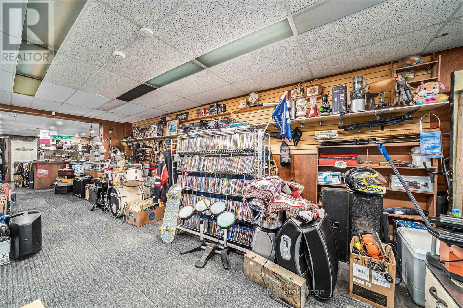 Photo 14 of 117 Montreal Road, Cornwall ON