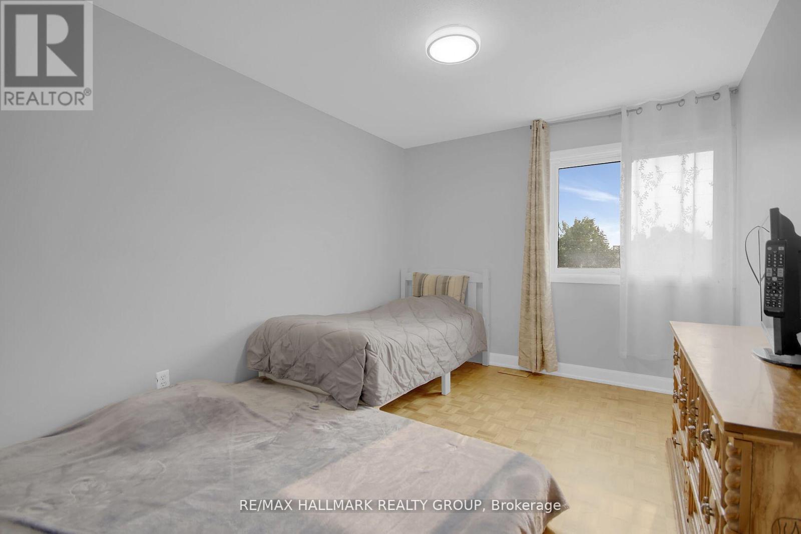 Photo 31 of 1 1821 Walkley Road, Ottawa ON