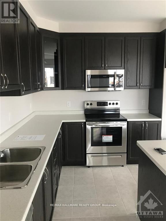 Photo 10 of 2307 Watercolours Way, Ottawa ON