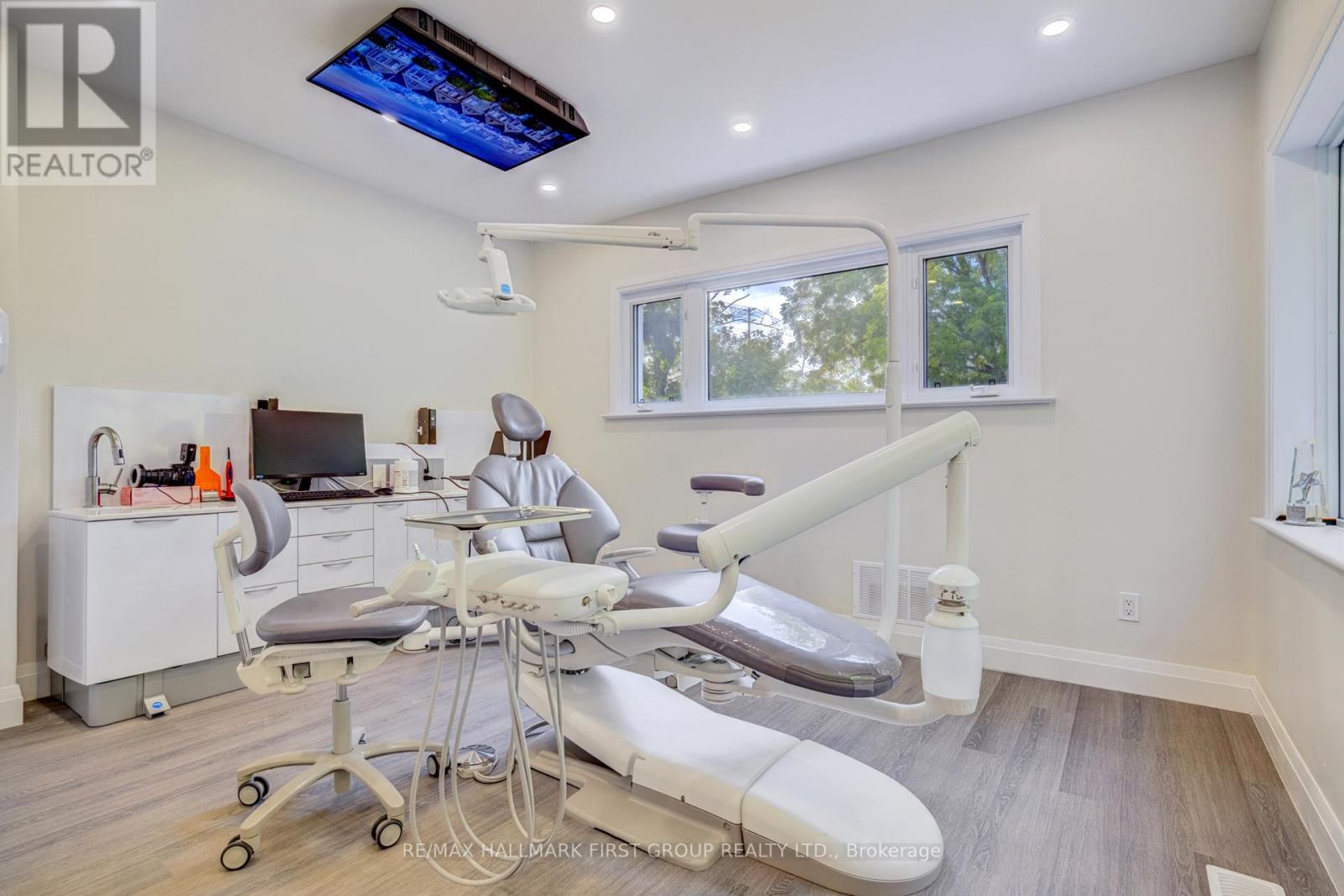 Photo 27 of 1395 Hurontario Street, Mississauga ON