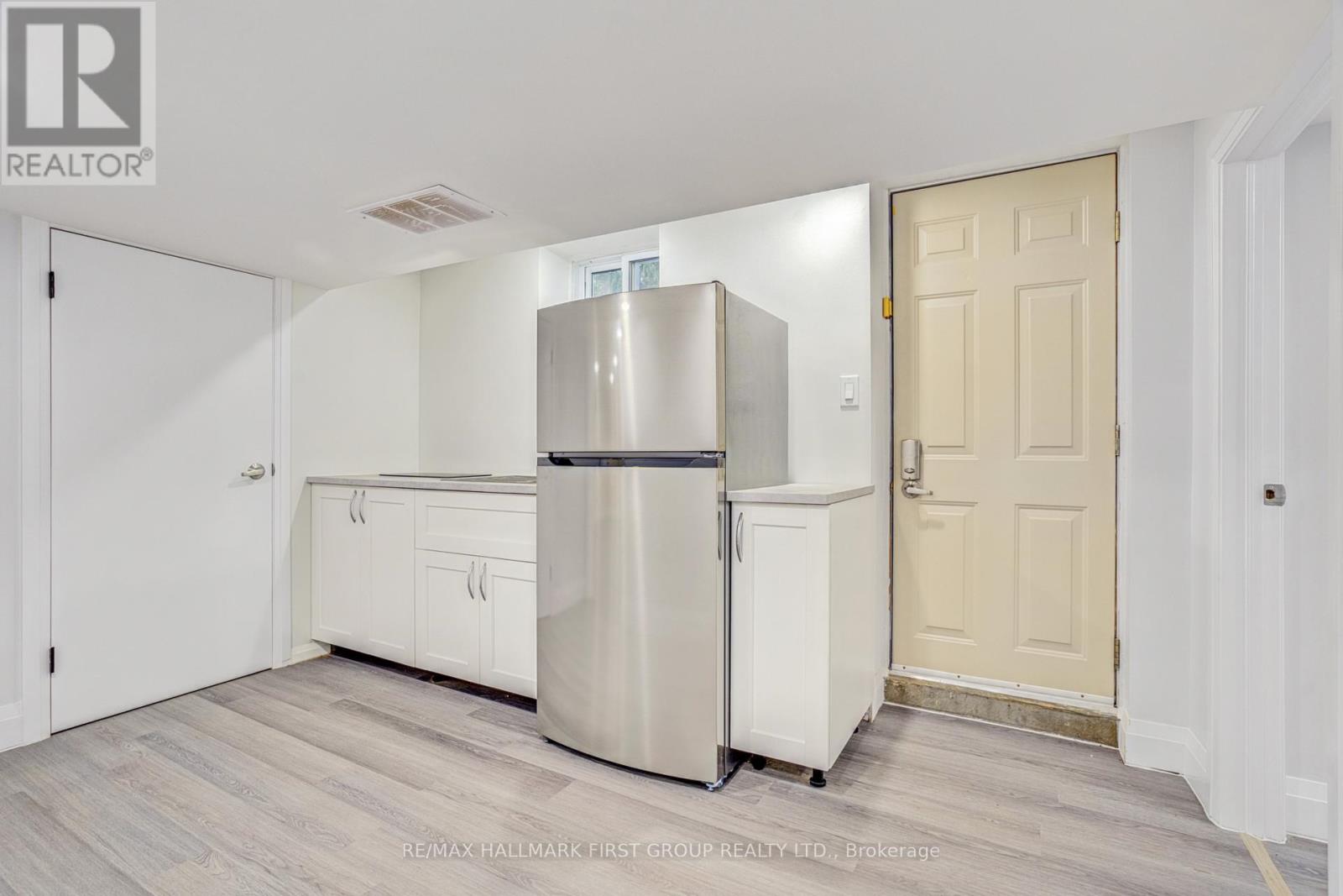 Photo 28 of 1395 Hurontario Street, Mississauga ON