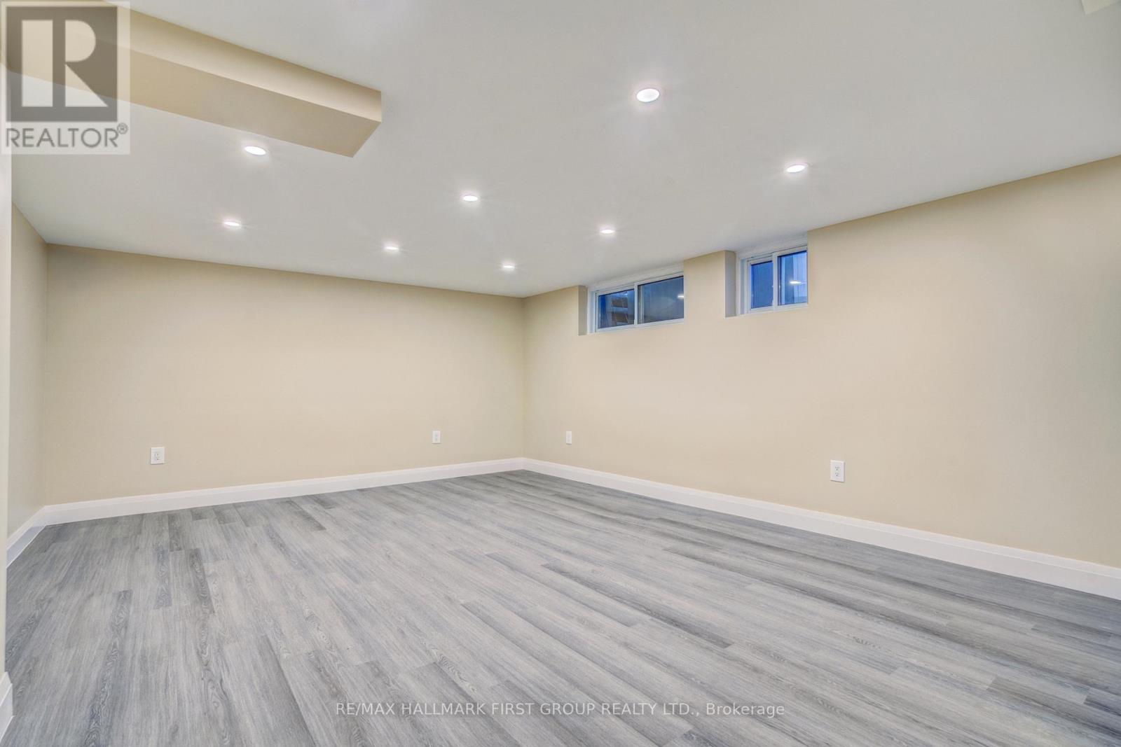 Photo 32 of 1395 Hurontario Street, Mississauga ON