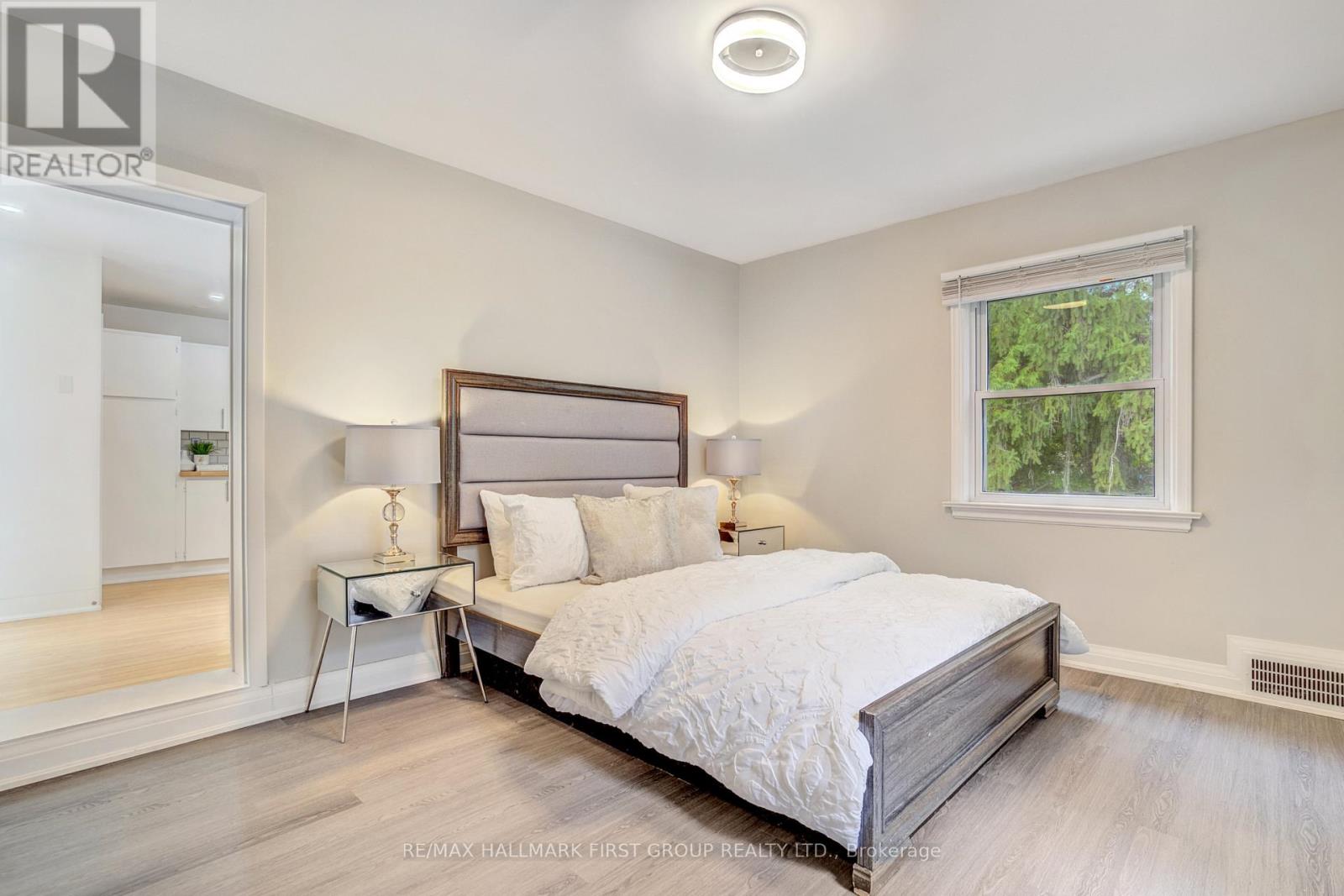 Photo 17 of 1395 Hurontario Street, Mississauga ON