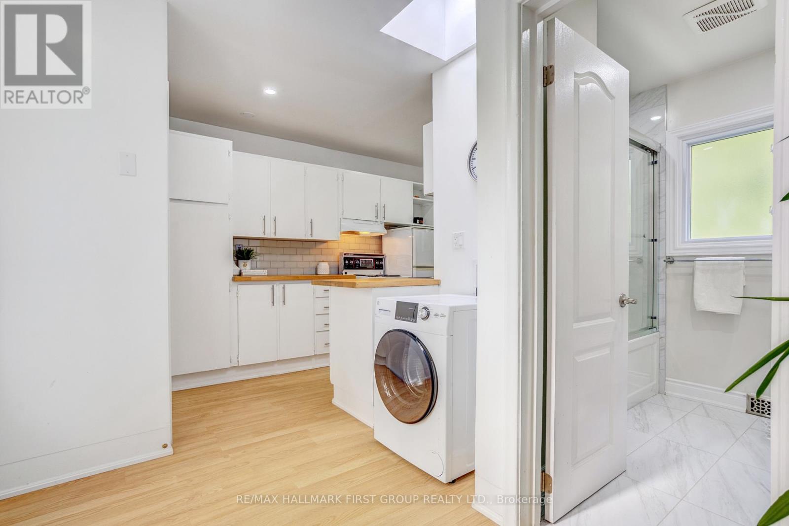 Photo 19 of 1395 Hurontario Street, Mississauga ON