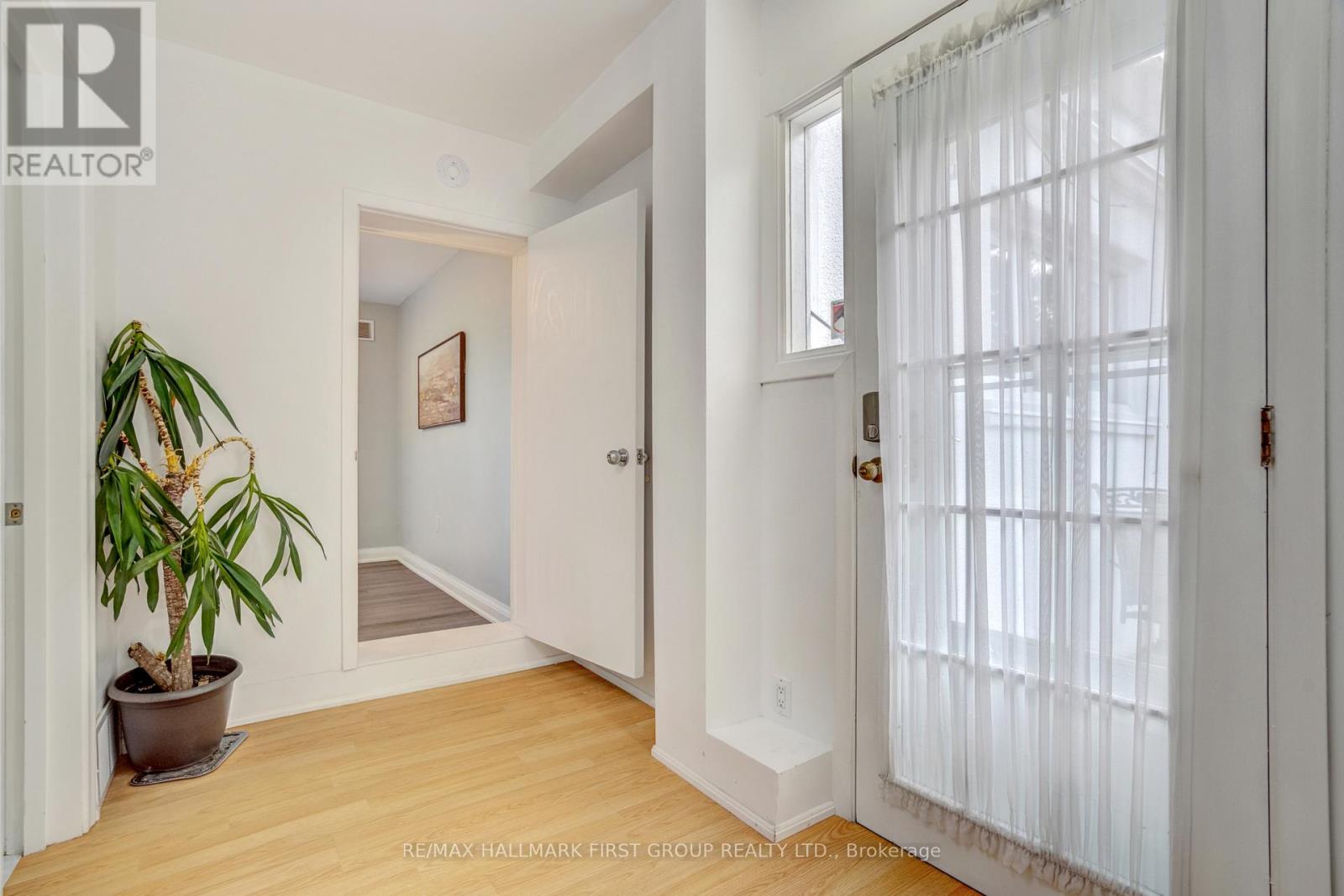 Photo 20 of 1395 Hurontario Street, Mississauga ON