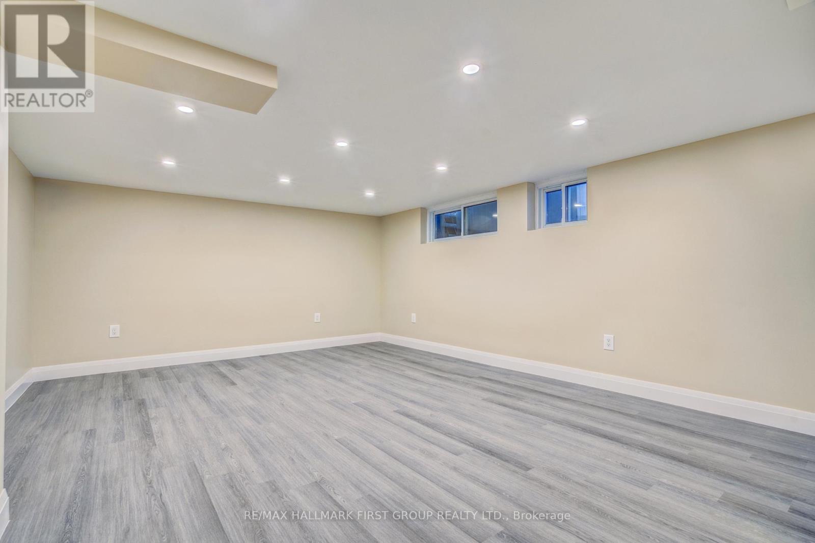 Photo 32 of 1395 Hurontario Street, Mississauga ON