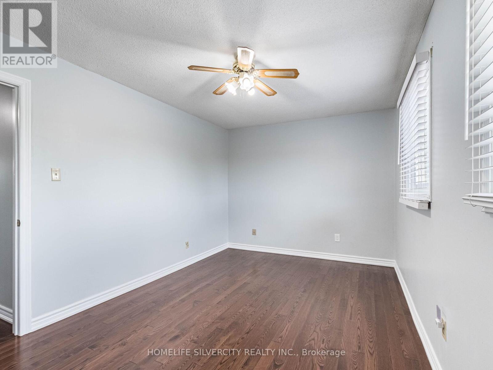 Photo 30 of 1 30 Castlehill Road, Brampton ON