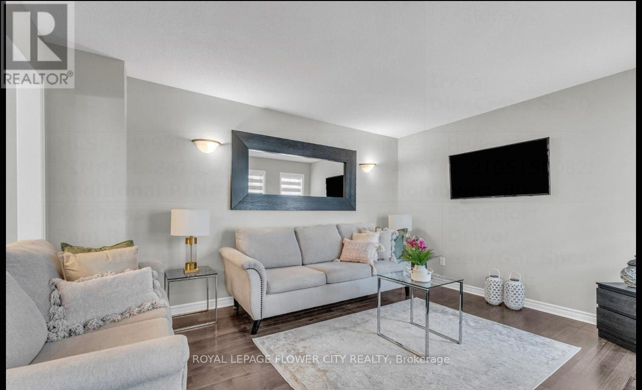 Photo 1 of 3836 Allcroft Road, Mississauga ON