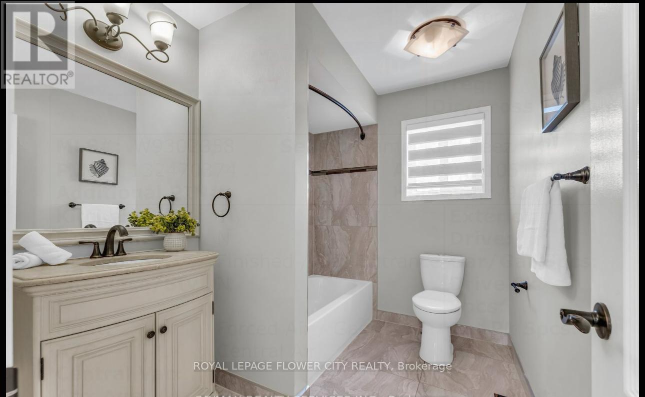 Photo 12 of 3836 Allcroft Road, Mississauga ON