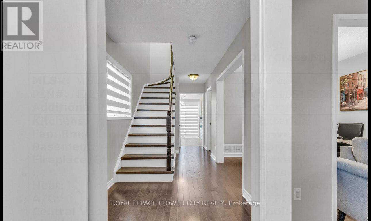 Photo 3 of 3836 Allcroft Road, Mississauga ON