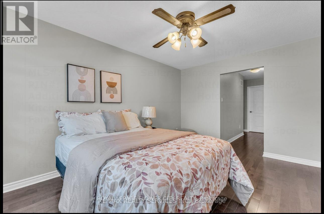 Photo 8 of 3836 Allcroft Road, Mississauga ON