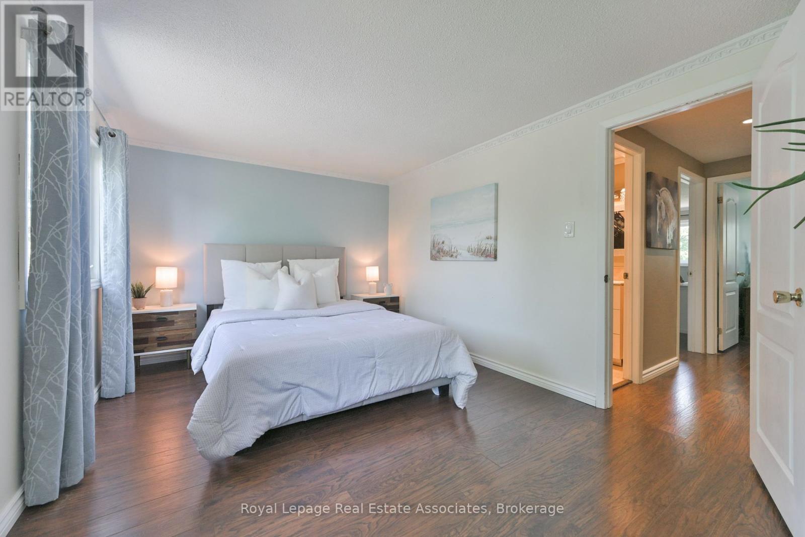 Photo 15 of 252 Royal Salisbury Way, Brampton ON