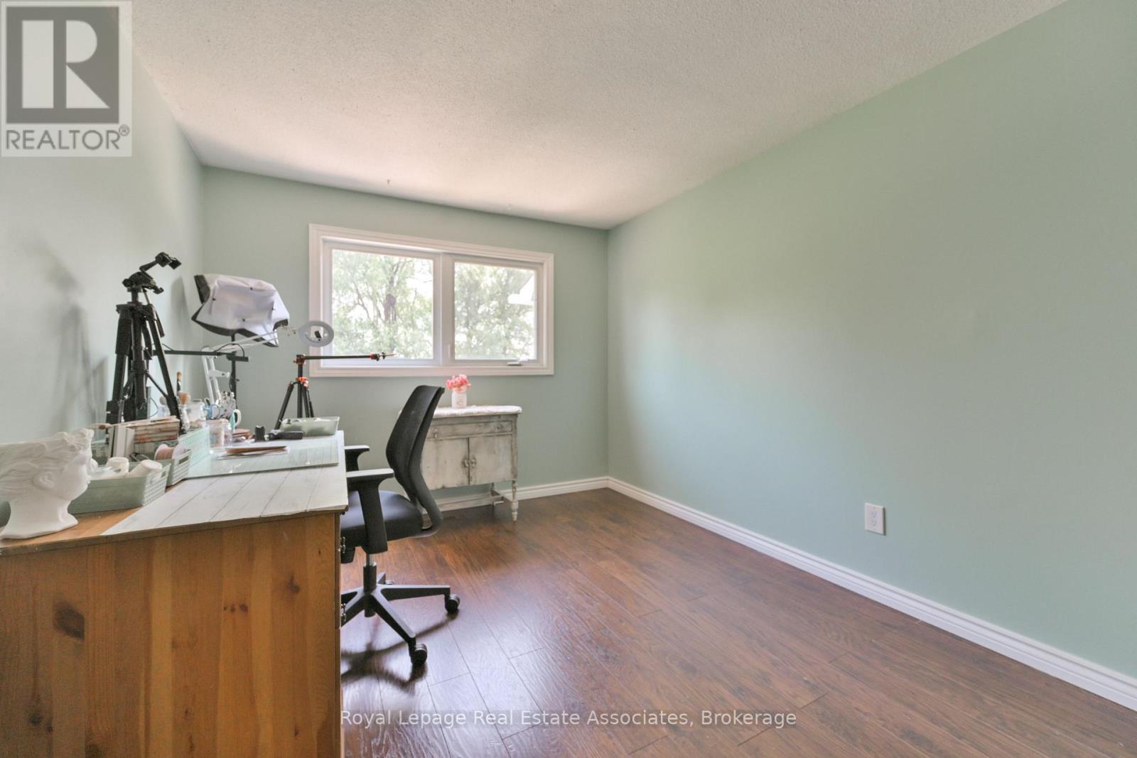 Photo 19 of 252 Royal Salisbury Way, Brampton ON