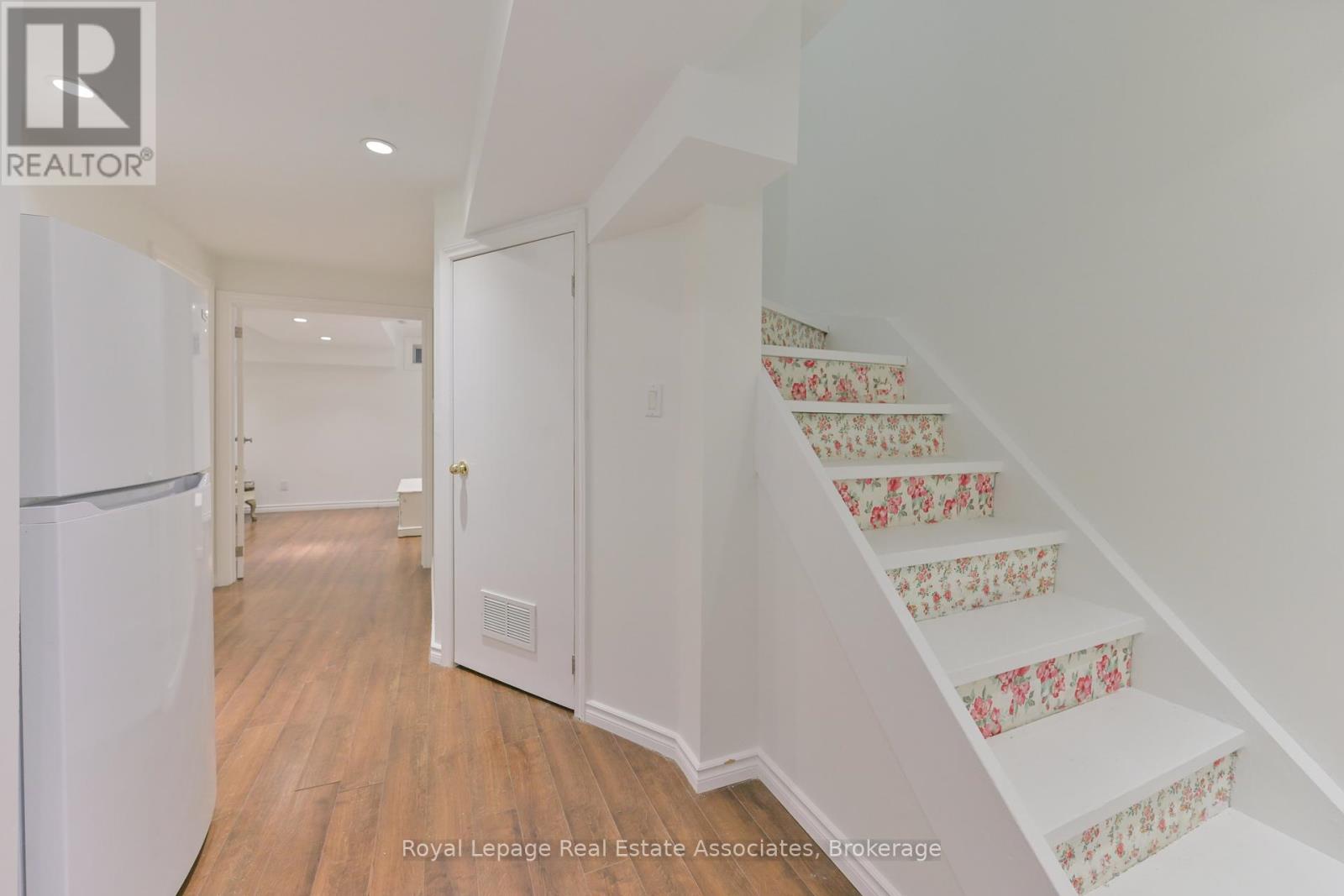 Photo 21 of 252 Royal Salisbury Way, Brampton ON