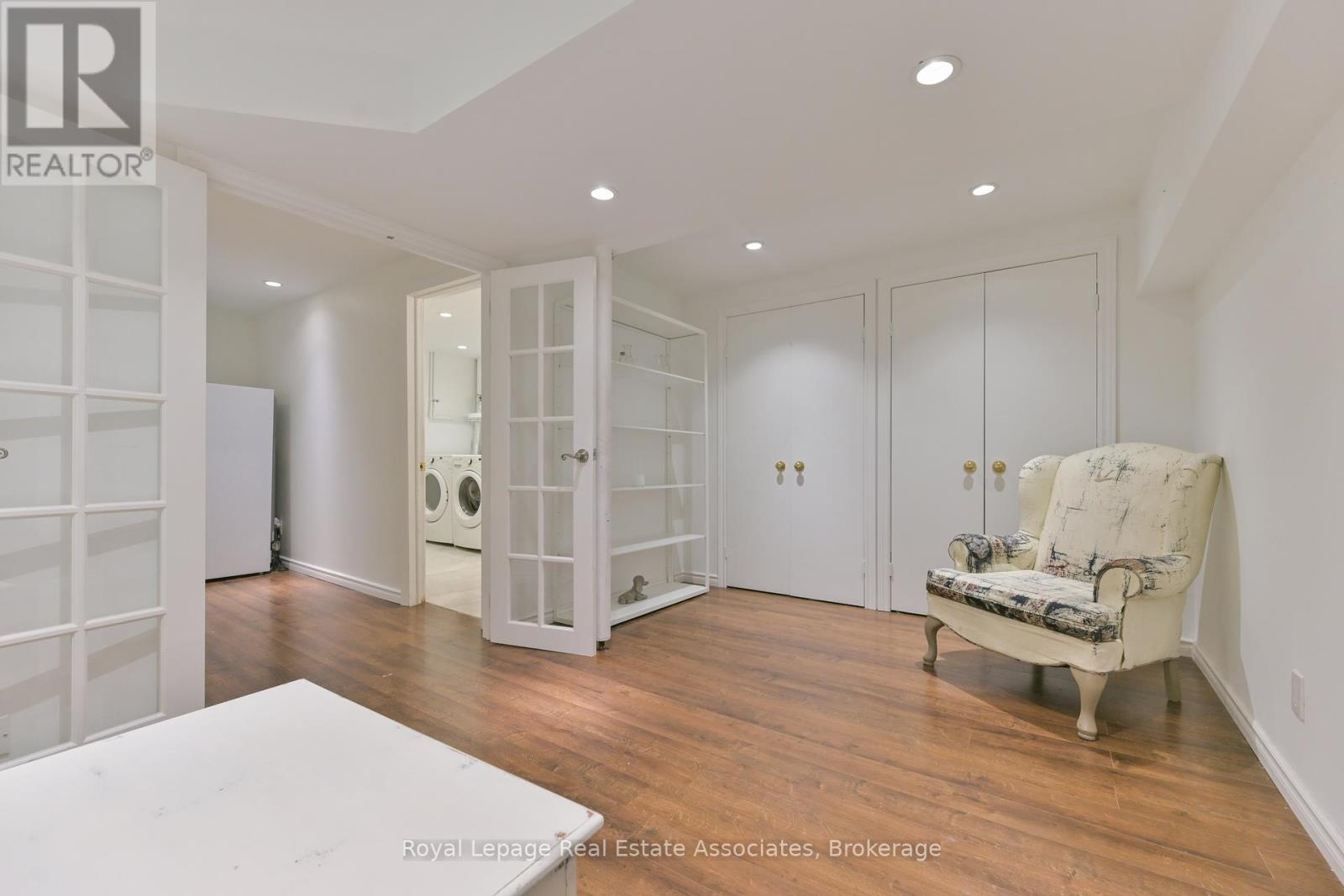 Photo 23 of 252 Royal Salisbury Way, Brampton ON