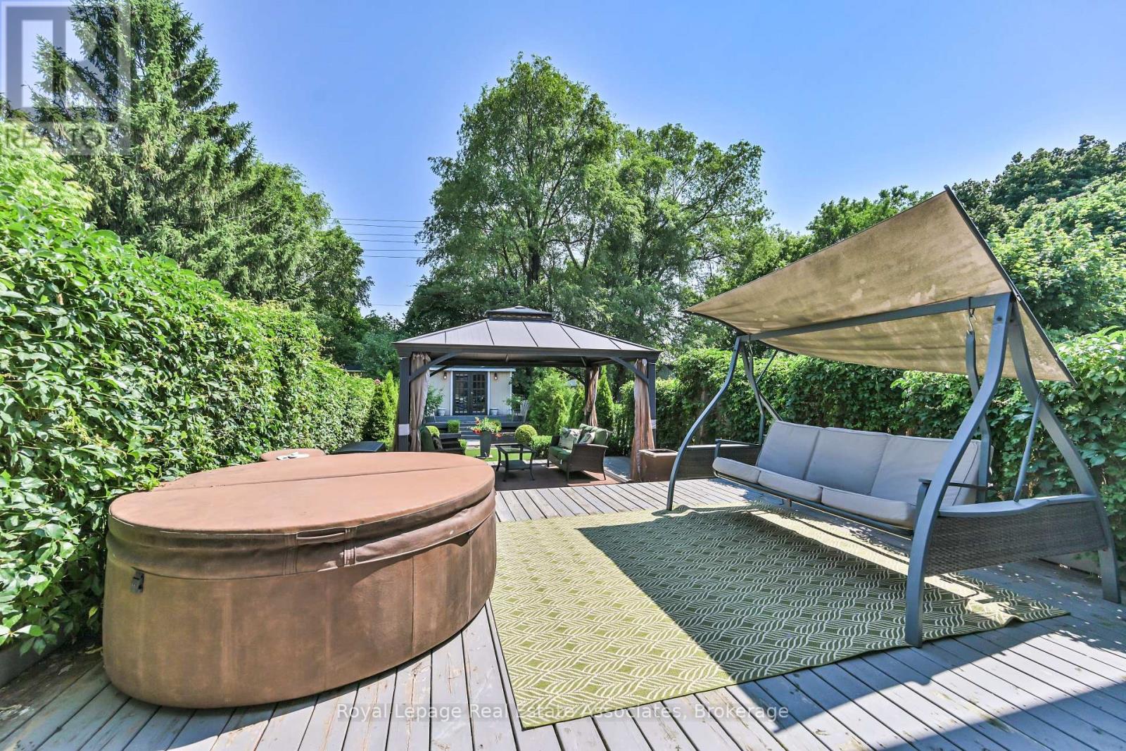 Photo 25 of 252 Royal Salisbury Way, Brampton ON