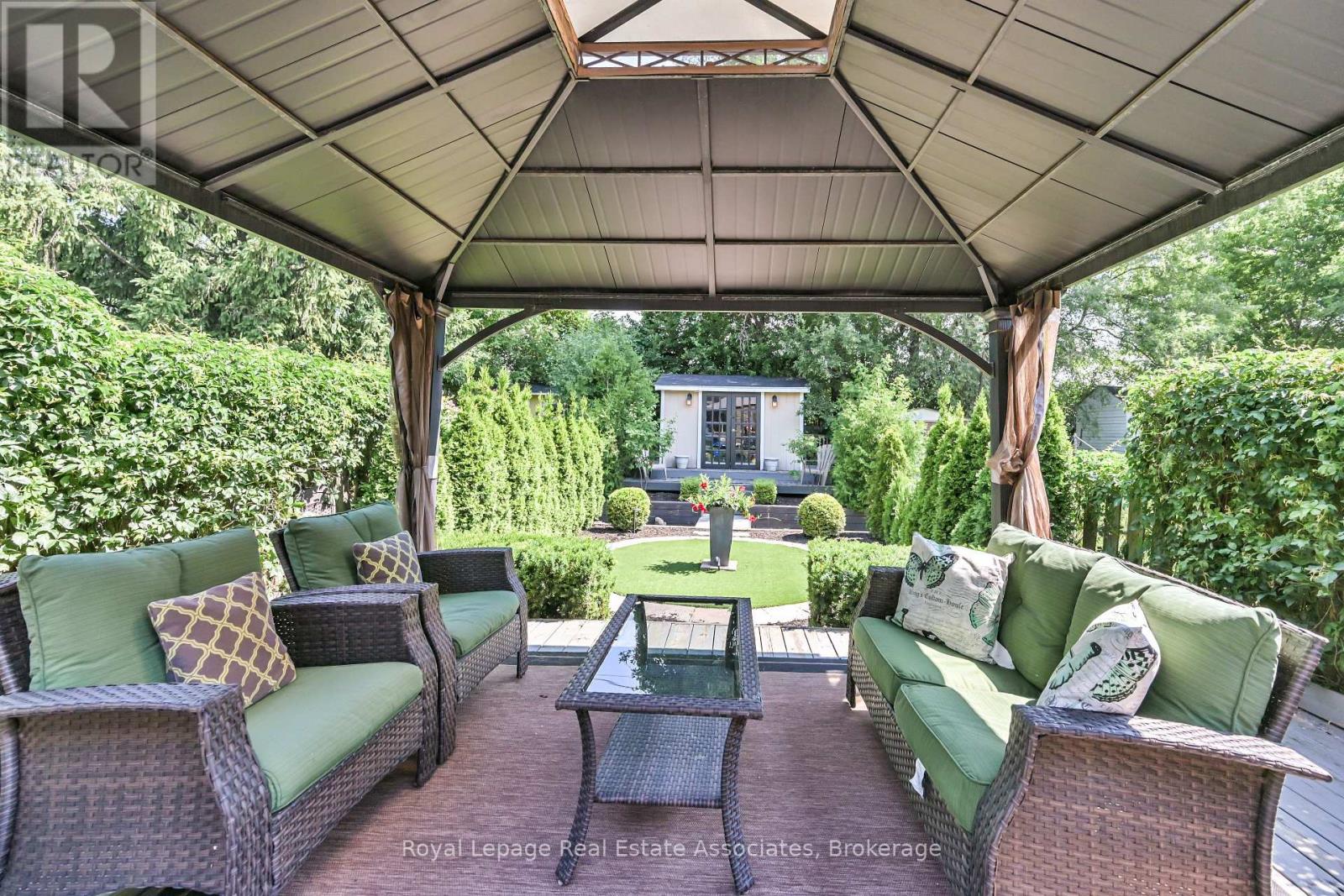 Photo 27 of 252 Royal Salisbury Way, Brampton ON