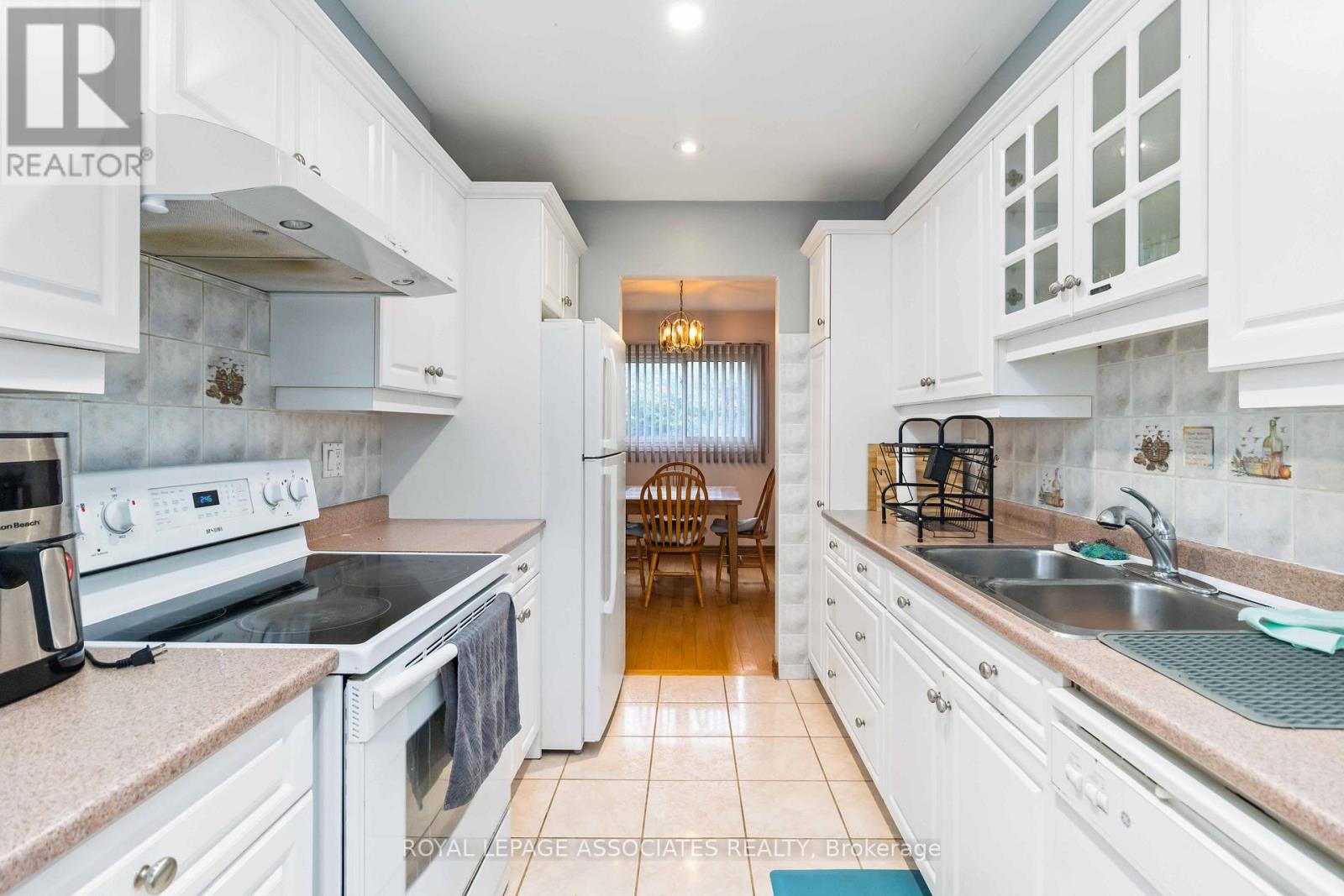 Photo 13 of 4343 Lee Drive, Mississauga ON