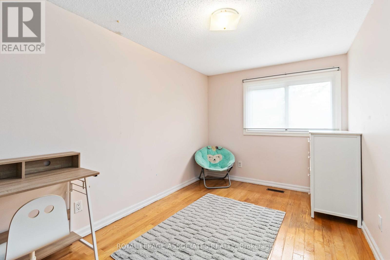 Photo 23 of 4343 Lee Drive, Mississauga ON