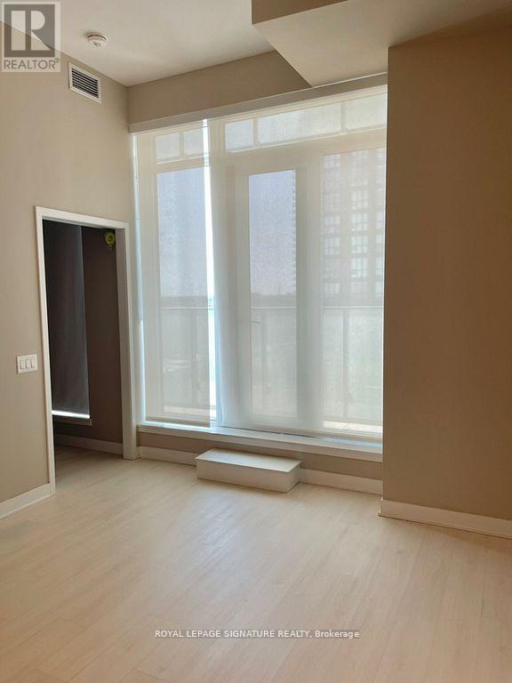 Photo 11 of 610 3900 Confederation Parkway, Mississauga ON