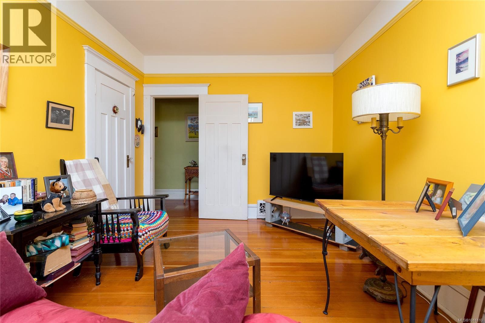 Photo 18 of 1070 St David St, Oak Bay BC