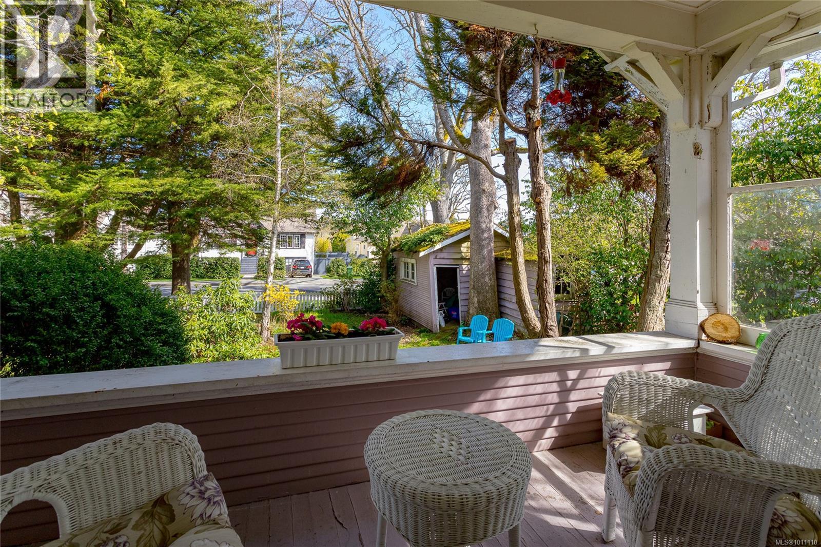 Photo 23 of 1070 St David St, Oak Bay BC