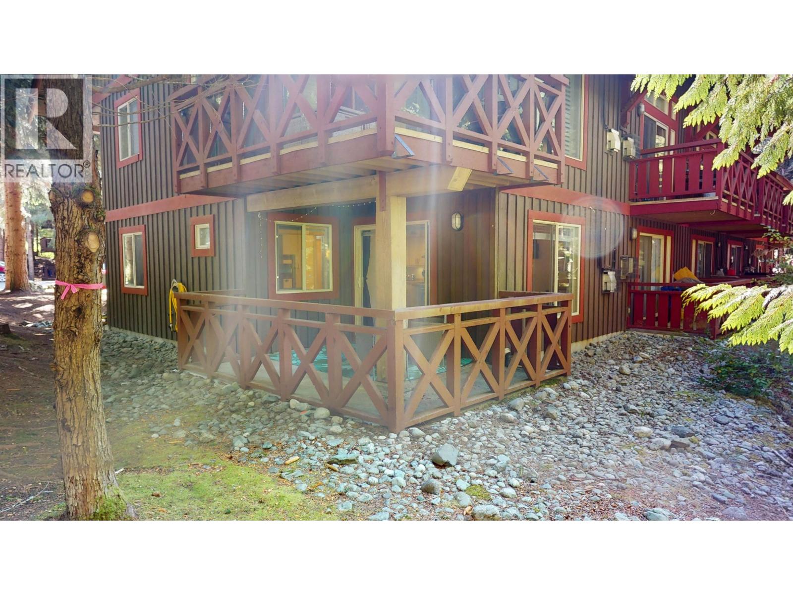 101 3070 HILLCREST DRIVE, Whistler
