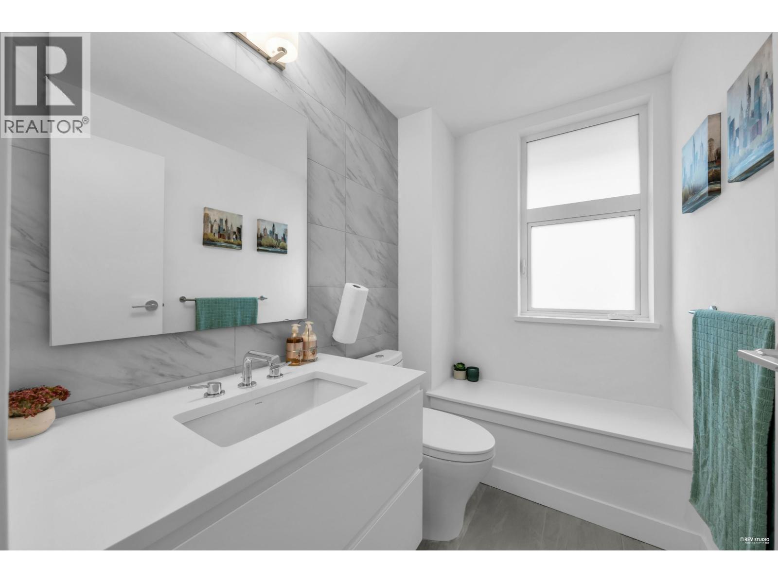 Photo 16 of 227 2060 Curling Road, North Vancouver BC
