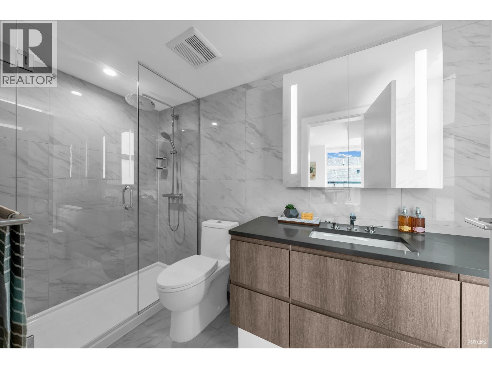 Photo 19 of 227 2060 Curling Road, North Vancouver BC