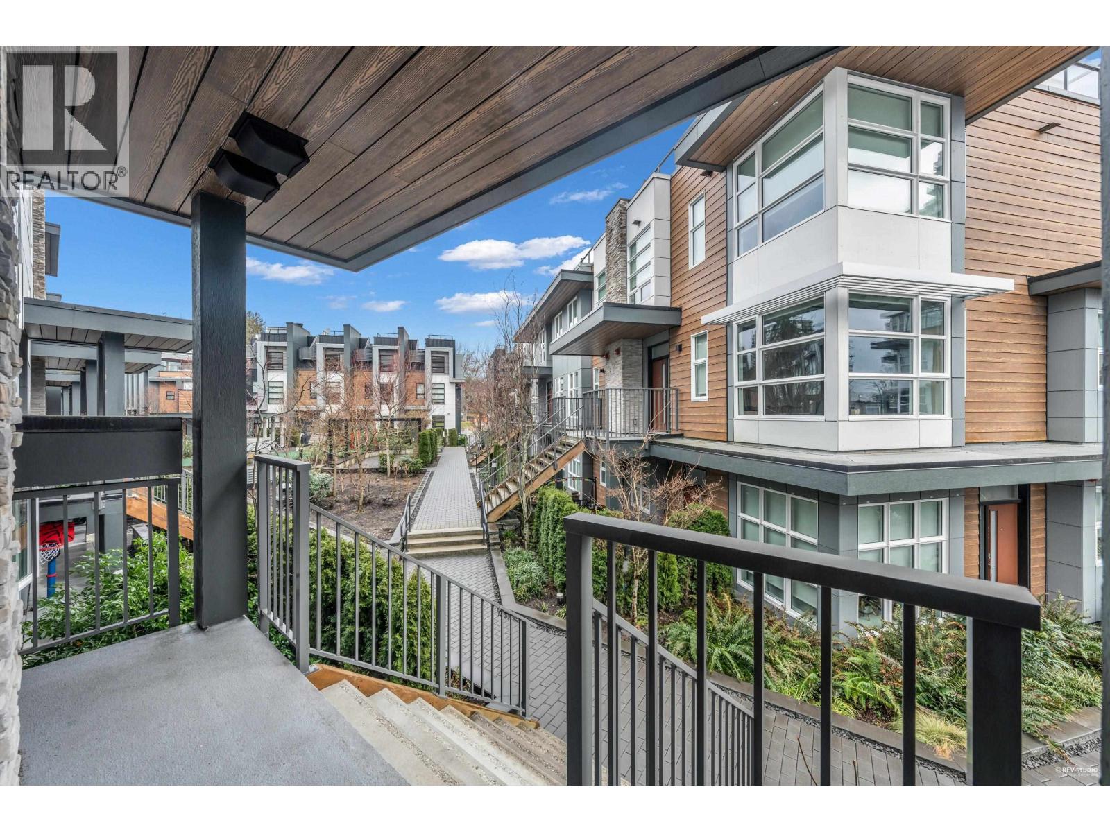 Photo 3 of 227 2060 Curling Road, North Vancouver BC
