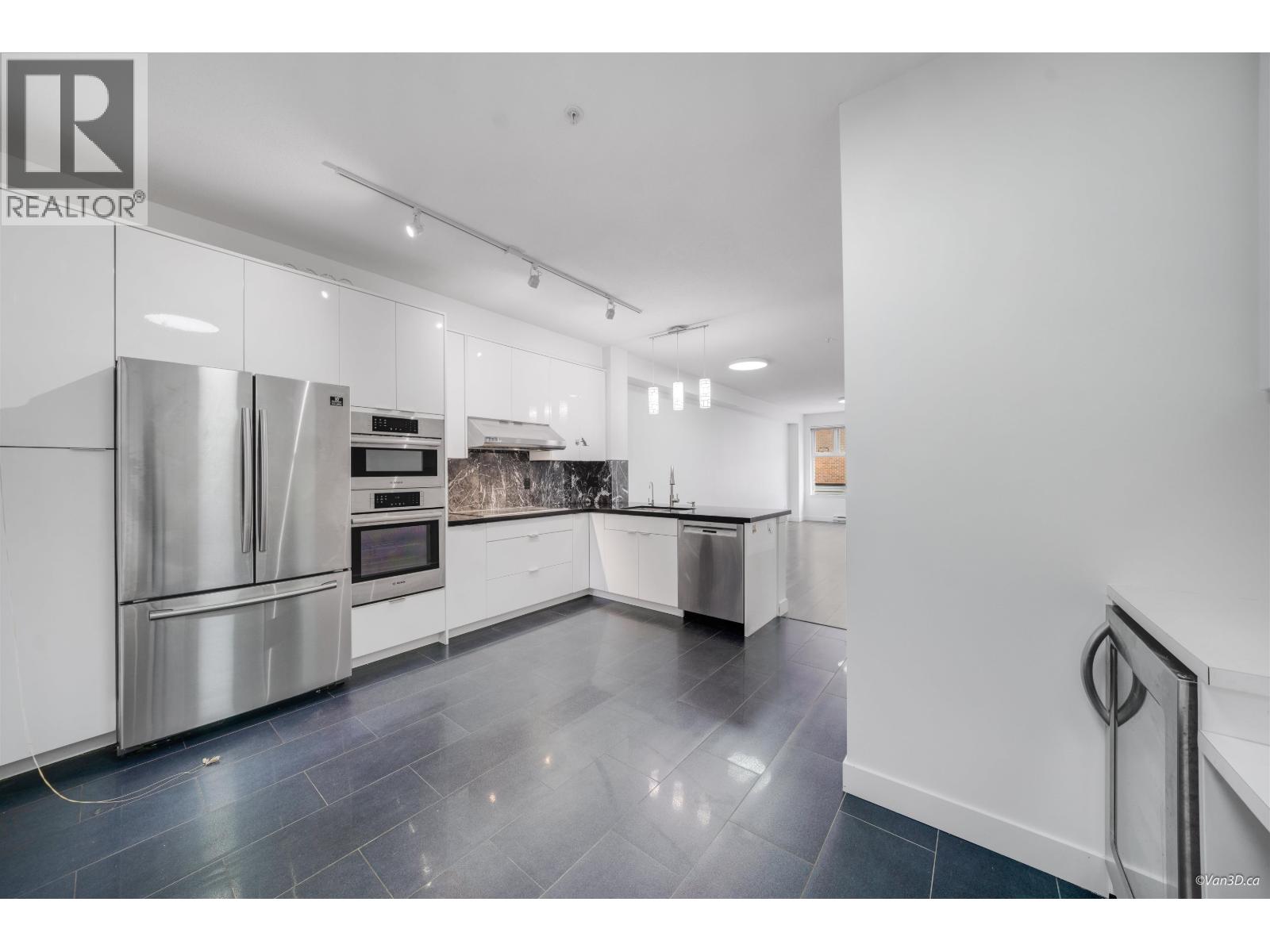Photo 8 of 6612 Arbutus Street, Vancouver BC