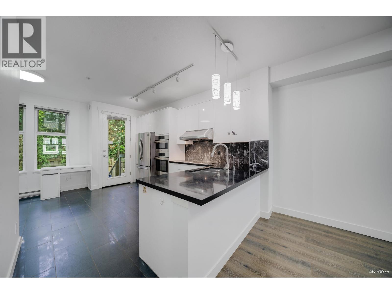 Photo 9 of 6612 Arbutus Street, Vancouver BC