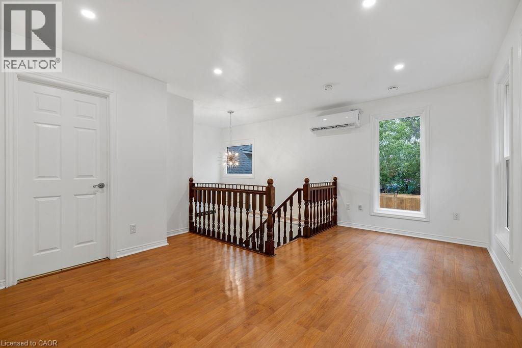 Photo 17 of 2015 Leighland Road Unit 2, Burlington ON
