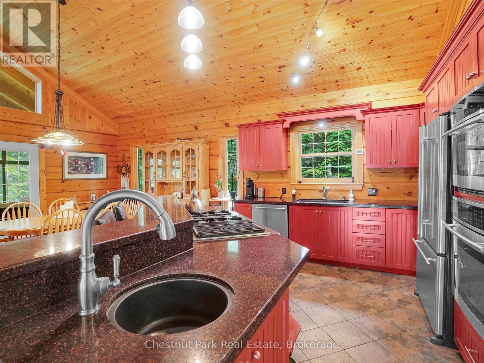 Photo 15 of 1300 Dickie Lake Road W, Lake Of Bays ON