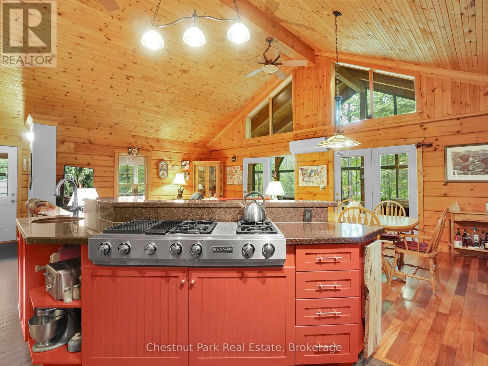 Photo 31 of 1300 Dickie Lake Road W, Lake Of Bays ON