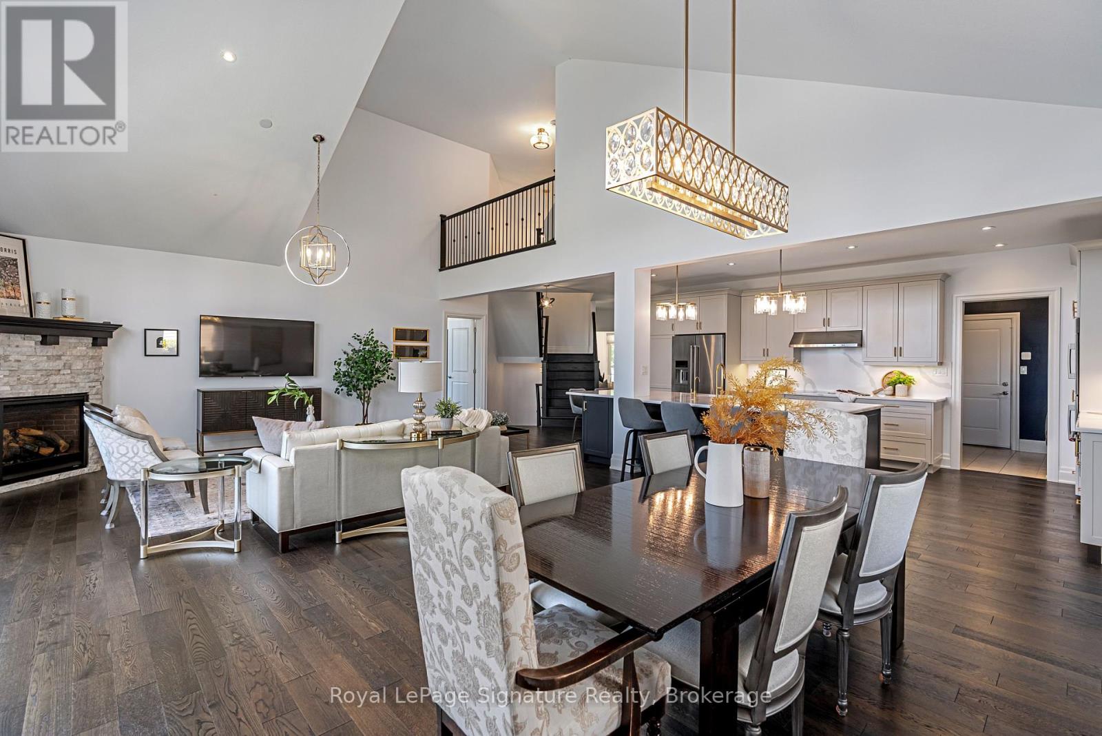 Photo 13 of 113 Landry Lane, Blue Mountains ON