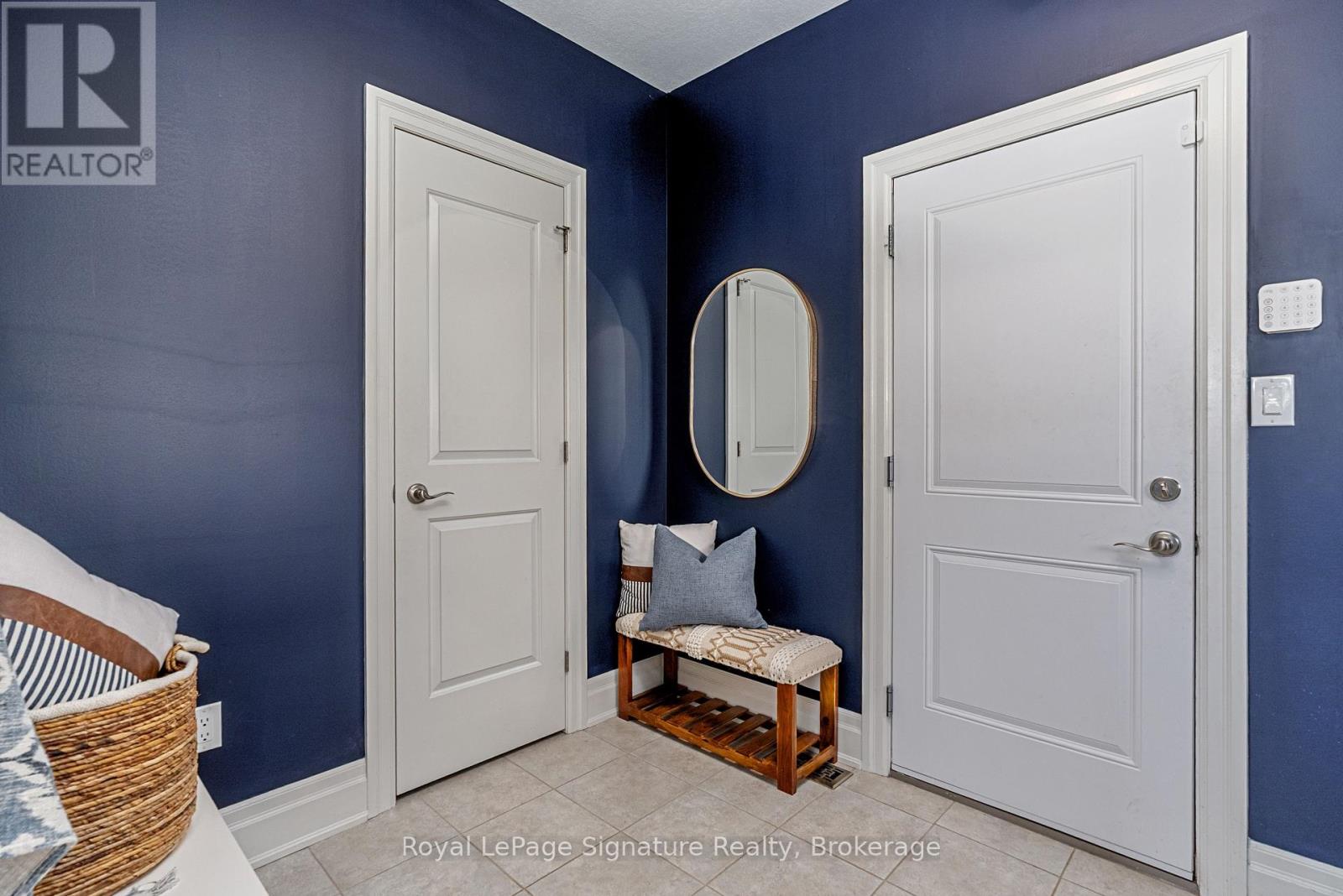 Photo 10 of 113 Landry Lane, Blue Mountains ON