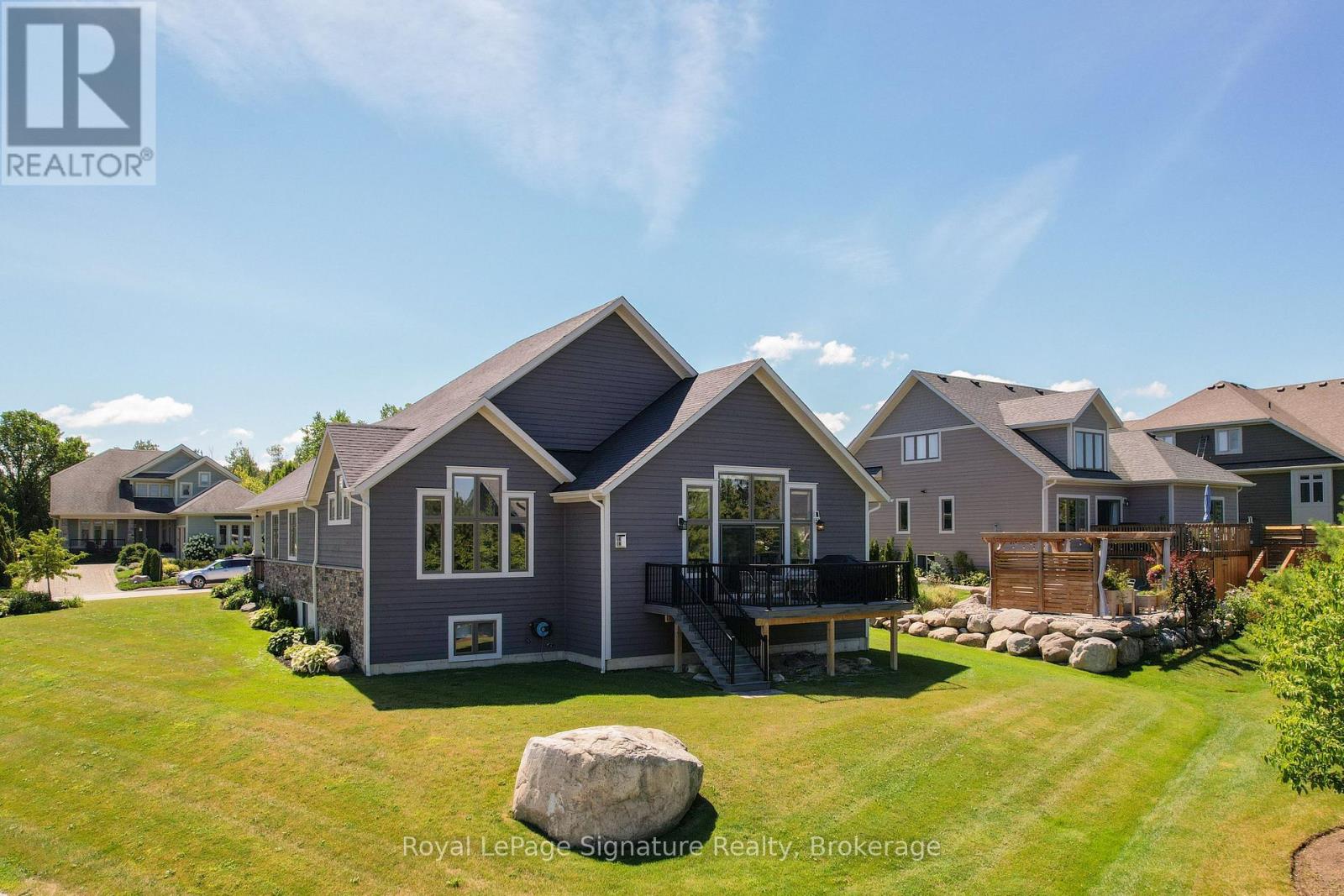 Photo 37 of 113 Landry Lane, Blue Mountains ON