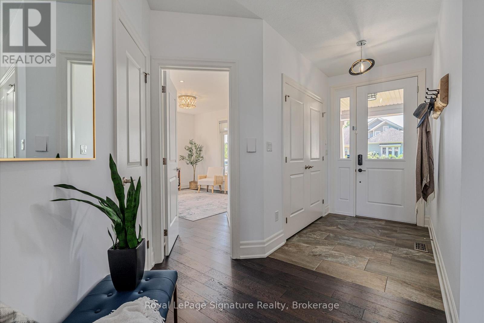 Photo 6 of 113 Landry Lane, Blue Mountains ON