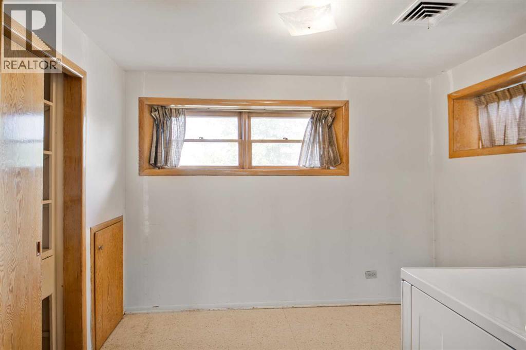 Photo 21 of 10007 92 Avenue, Grande Prairie AB