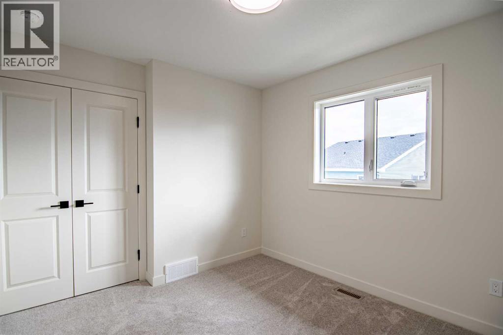 Single Family House for Sale in  Eaton Crescent Evergreen Red Deer 