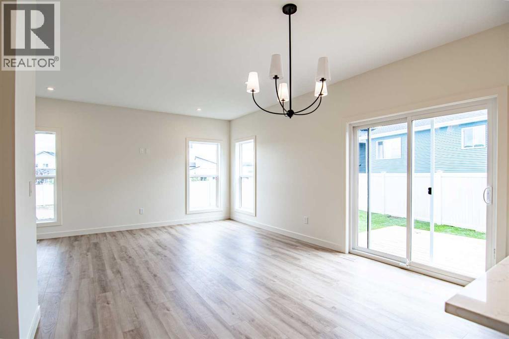 Single Family House for Sale in  Eaton Crescent Evergreen Red Deer 