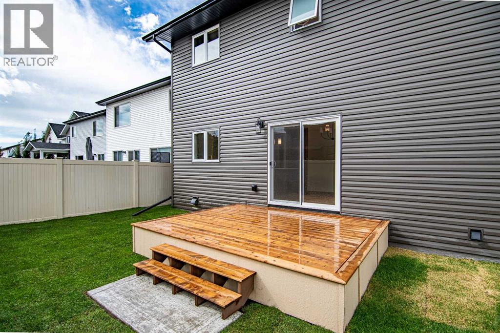 Single Family House for Sale in  Eaton Crescent Evergreen Red Deer 