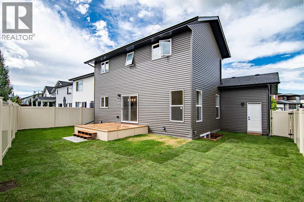 Single Family House for Sale in  Eaton Crescent Evergreen Red Deer 