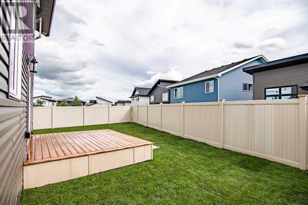 Single Family House for Sale in  Eaton Crescent Evergreen Red Deer 