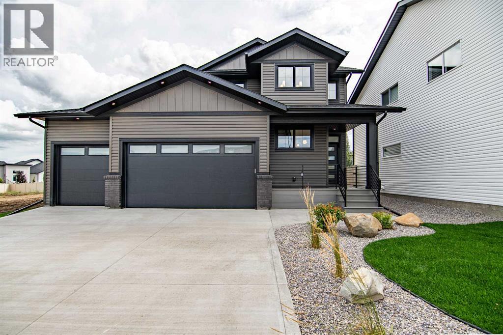 Single Family House for Sale in  Eaton Crescent Evergreen Red Deer 