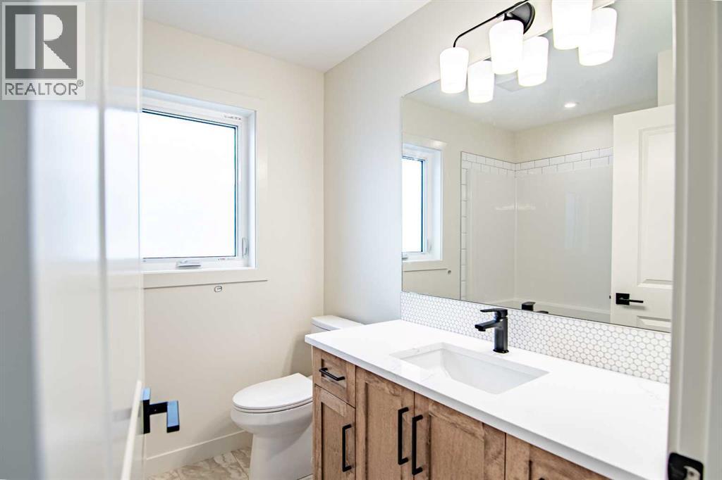 Single Family House for Sale in  Eaton Crescent Evergreen Red Deer 