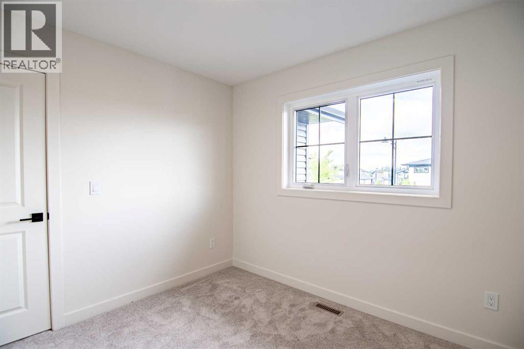 Single Family House for Sale in  Eaton Crescent Evergreen Red Deer 